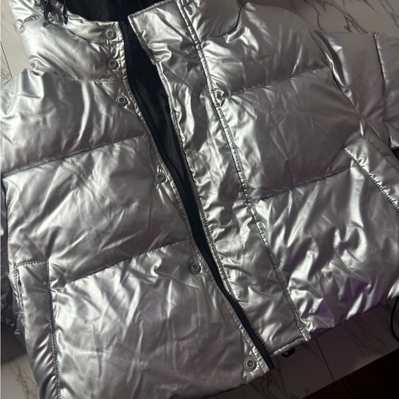 Silver Puffer Jacket Fabletics Cropped - Picture 5 of 7